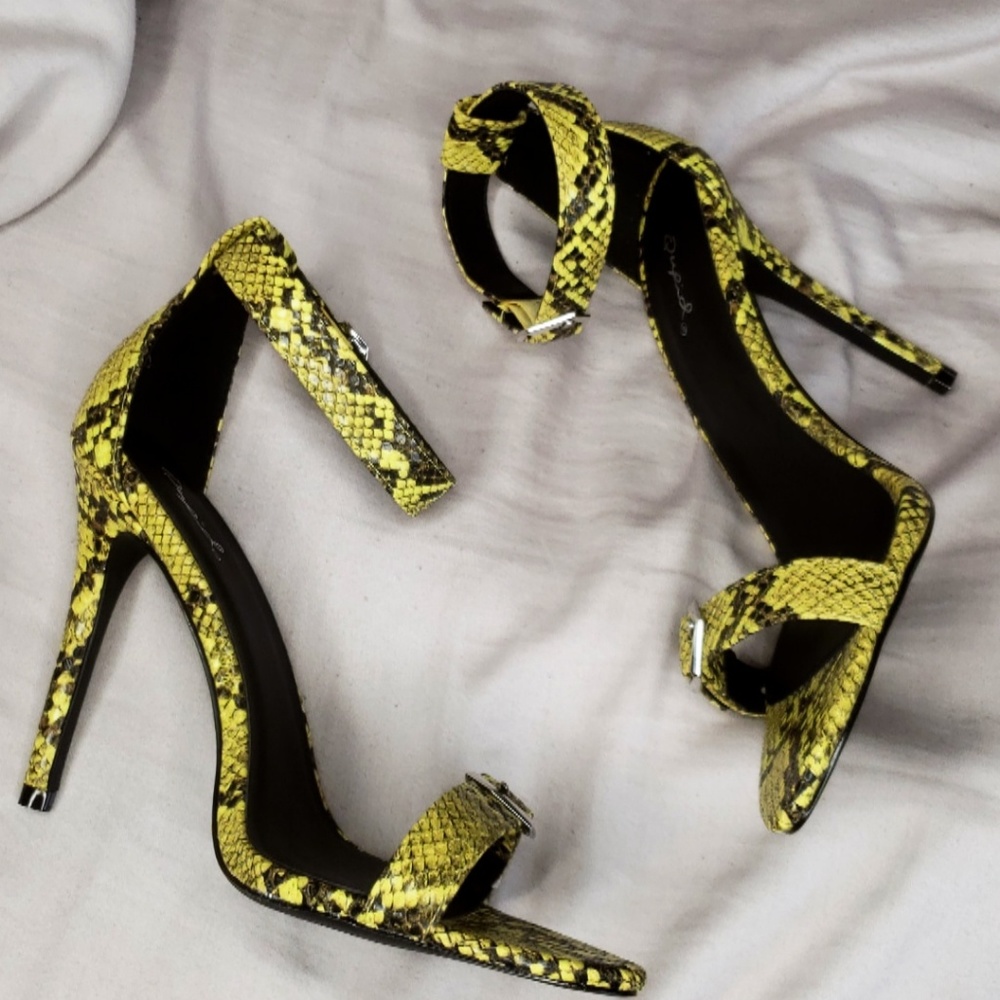 🚨ON SALE//The Samira// Neon snake print heel - Picture 4 of 8
